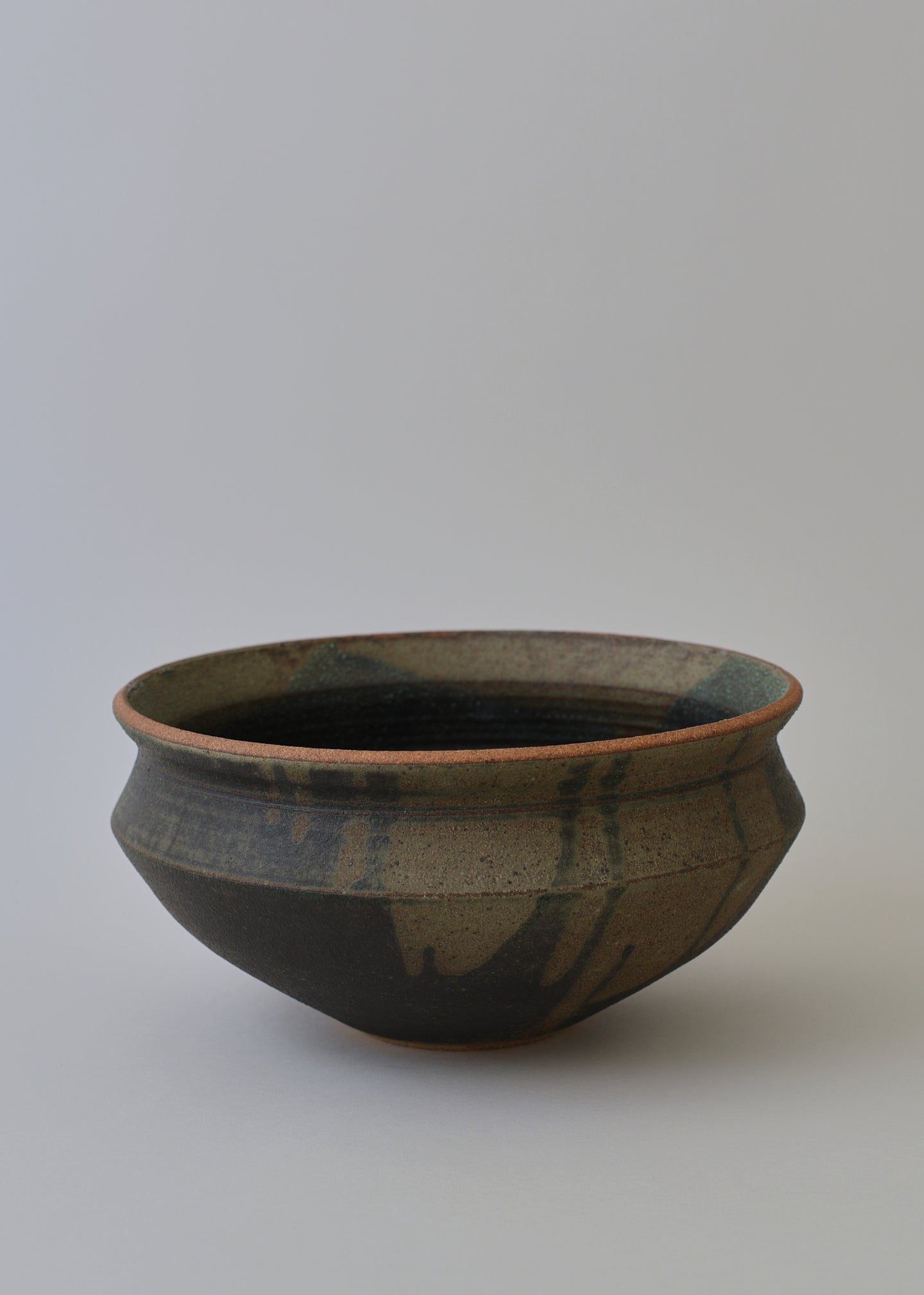 Diana Bowl in Lichen - Victoria Morris Pottery