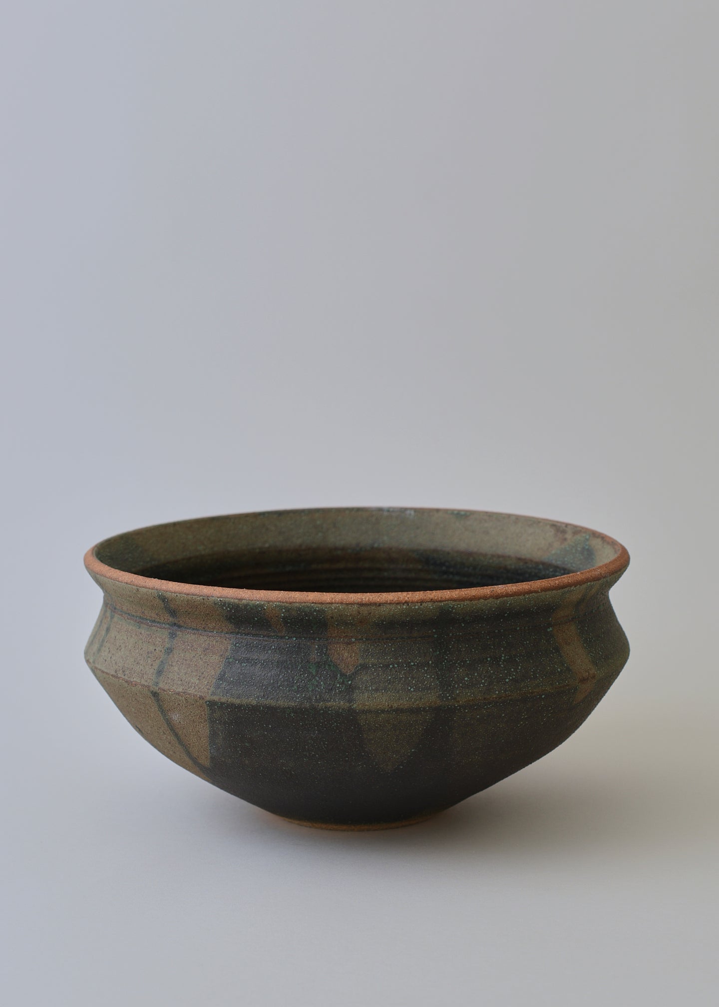 Diana Bowl in Lichen - Victoria Morris Pottery