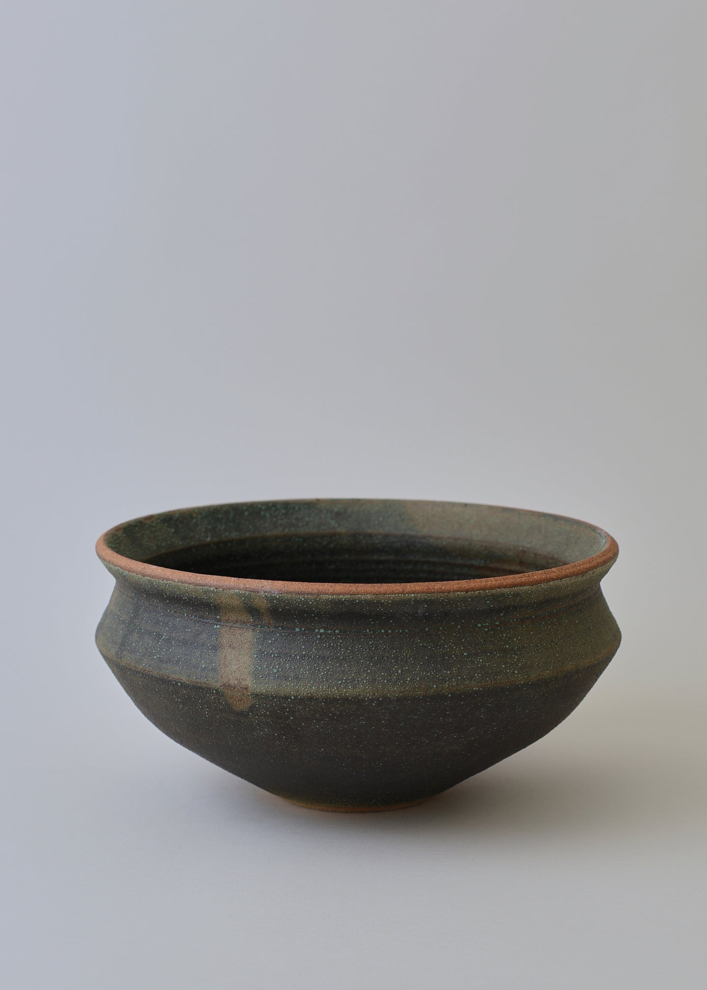 Diana Bowl in Lichen - Victoria Morris Pottery