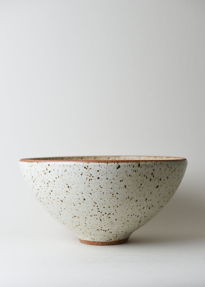 Extra Large Lucy Serving Bowl in Mottled Ivory - Victoria Morris Pottery