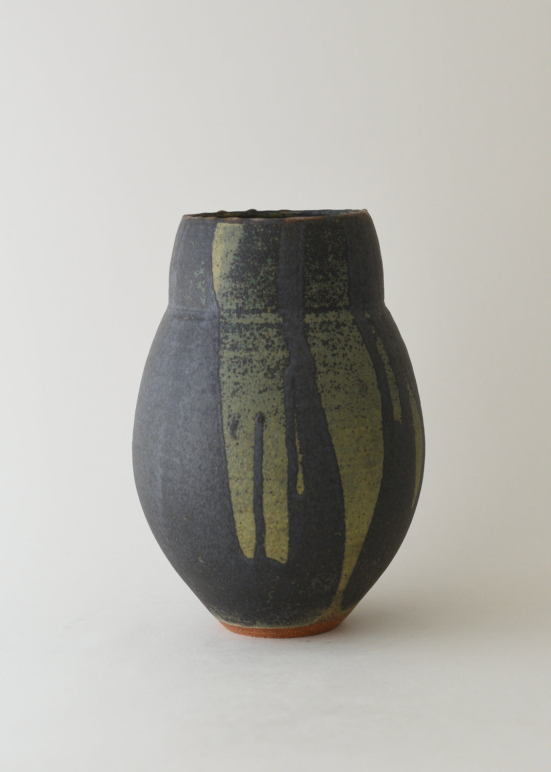 Echo Vase in Lichen - Victoria Morris Pottery
