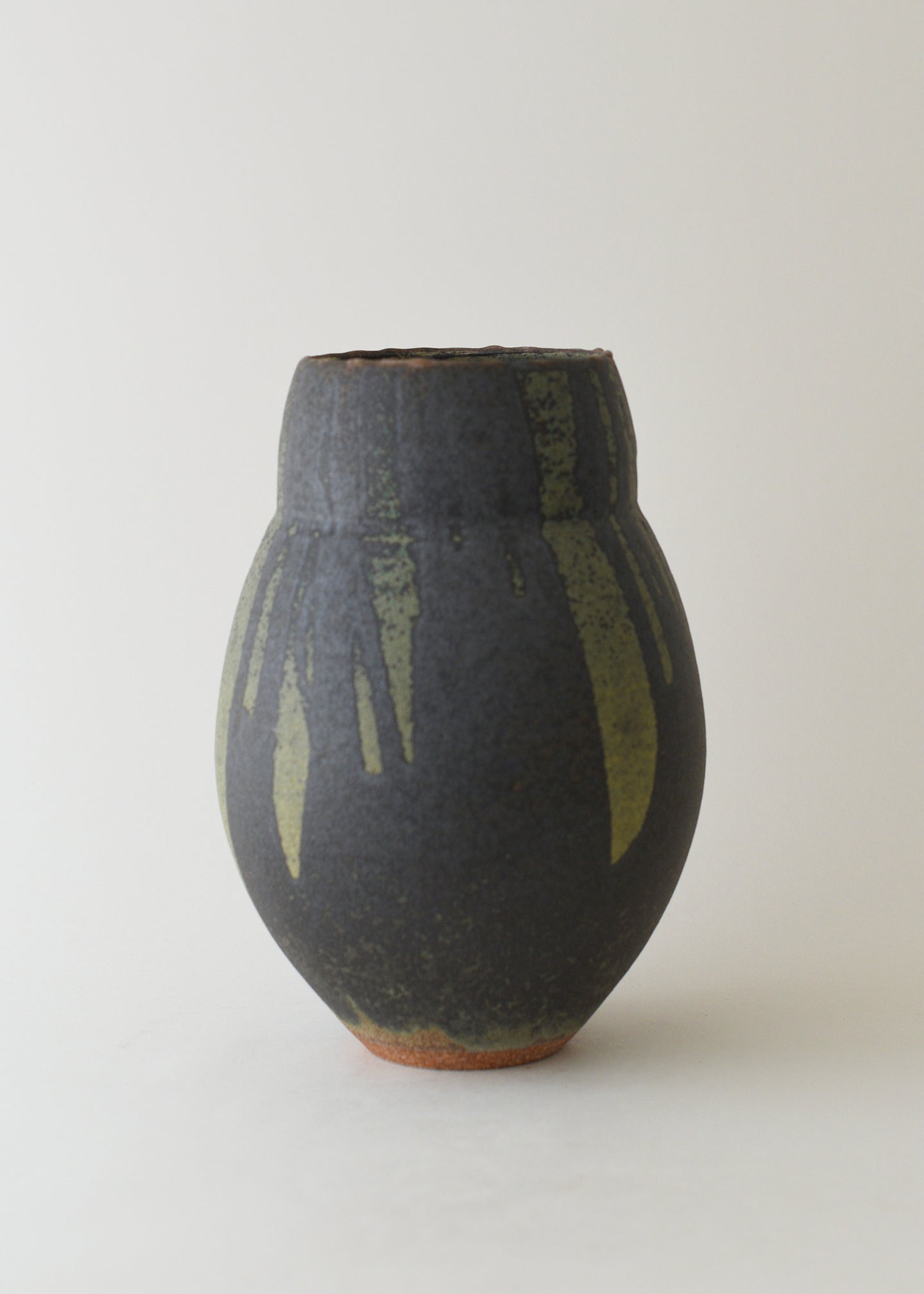 Echo Vase in Lichen - Victoria Morris Pottery