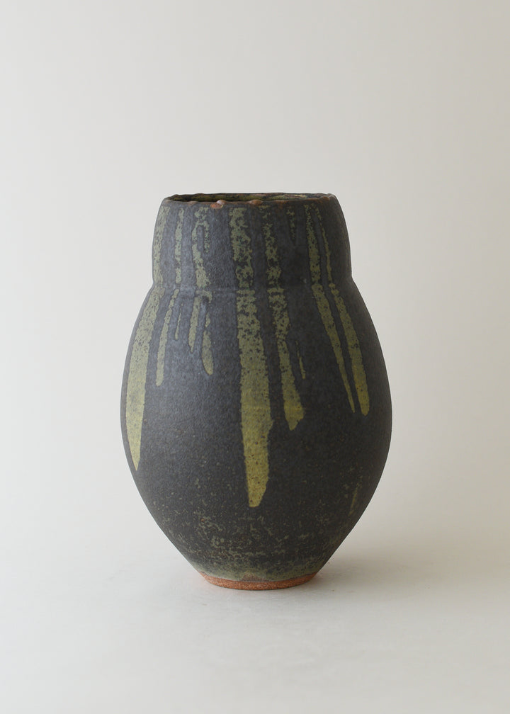 Echo Vase in Lichen - Victoria Morris Pottery