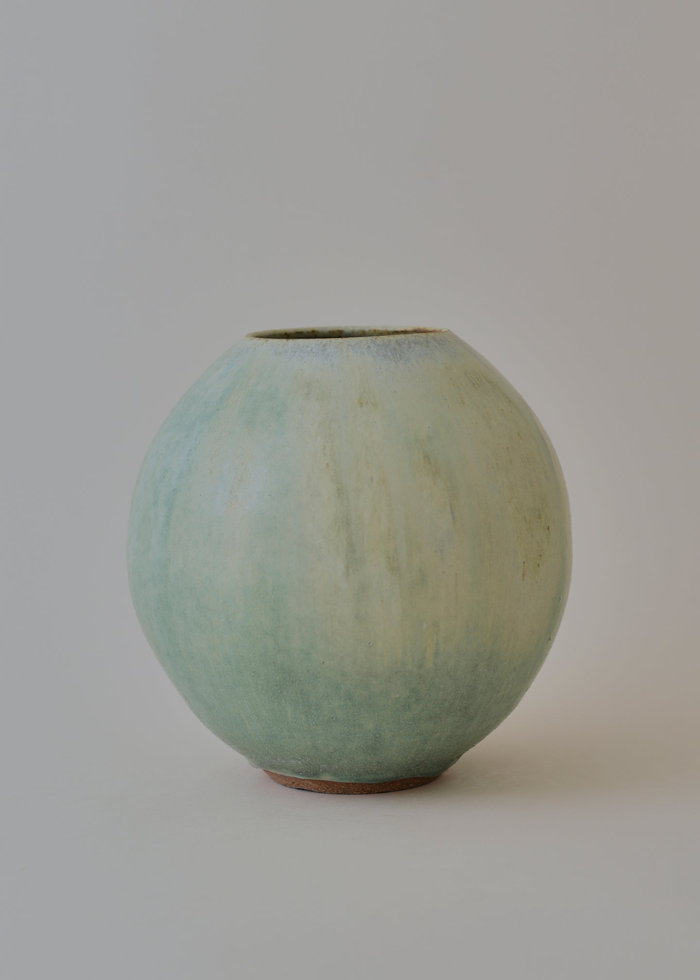Orb Vase in Cobre - Victoria Morris Pottery