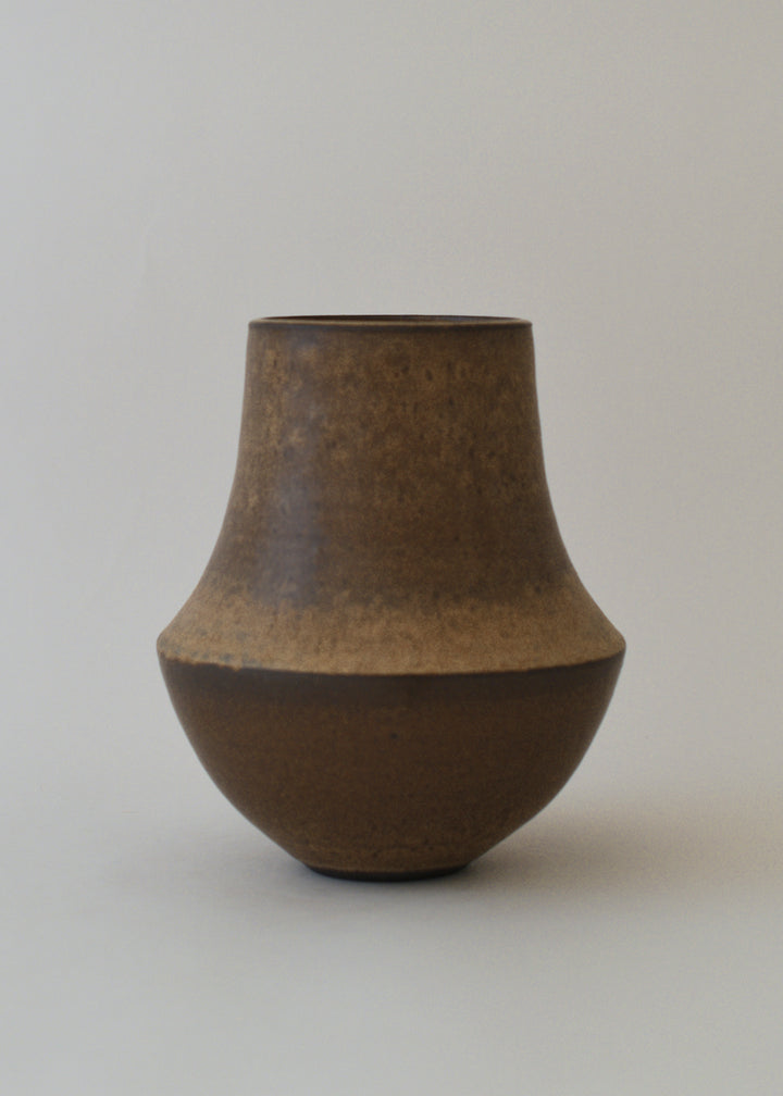 Pueblo Vase in Hazel - Victoria Morris Pottery