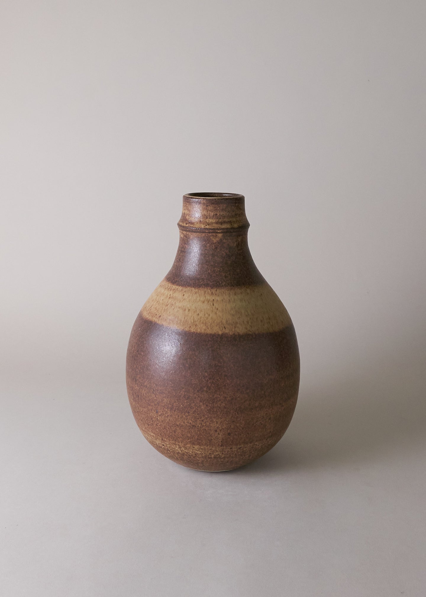 Ridge Rounded Vase in Live Oak - Victoria Morris Pottery