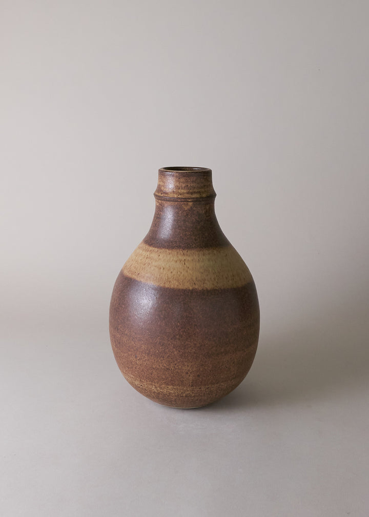 Ridge Rounded Vase in Live Oak - Victoria Morris Pottery