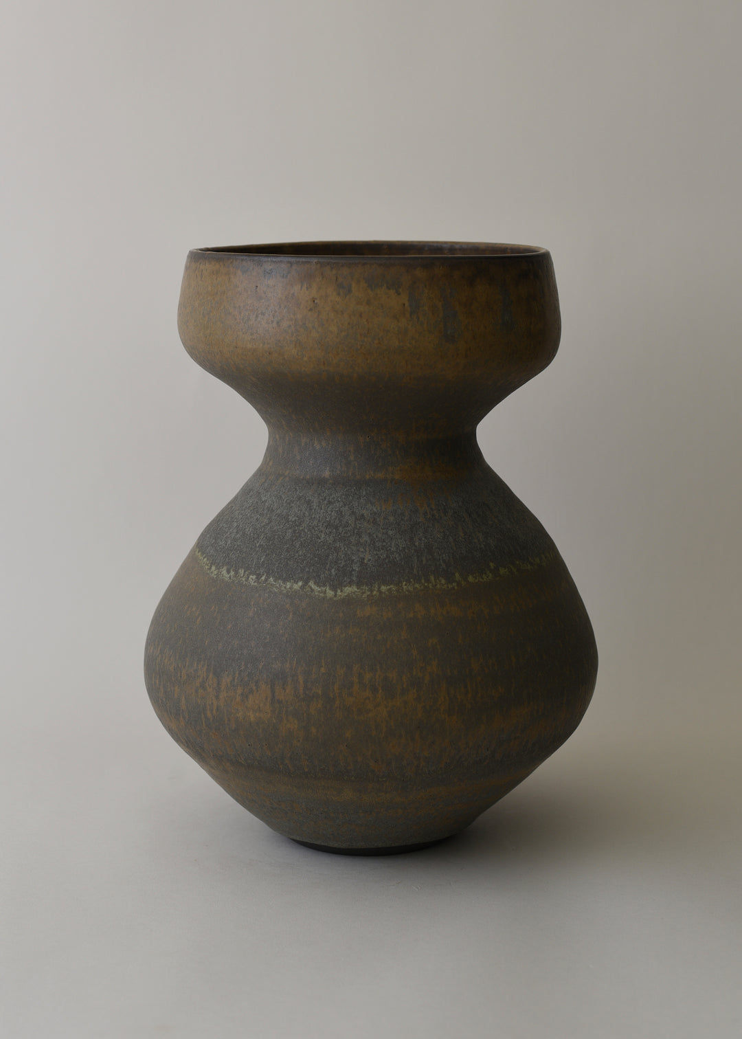 Rounded Hera Vase in Hazel - Victoria Morris Pottery