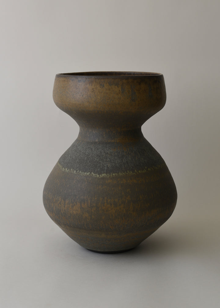 Rounded Hera Vase in Hazel - Victoria Morris Pottery