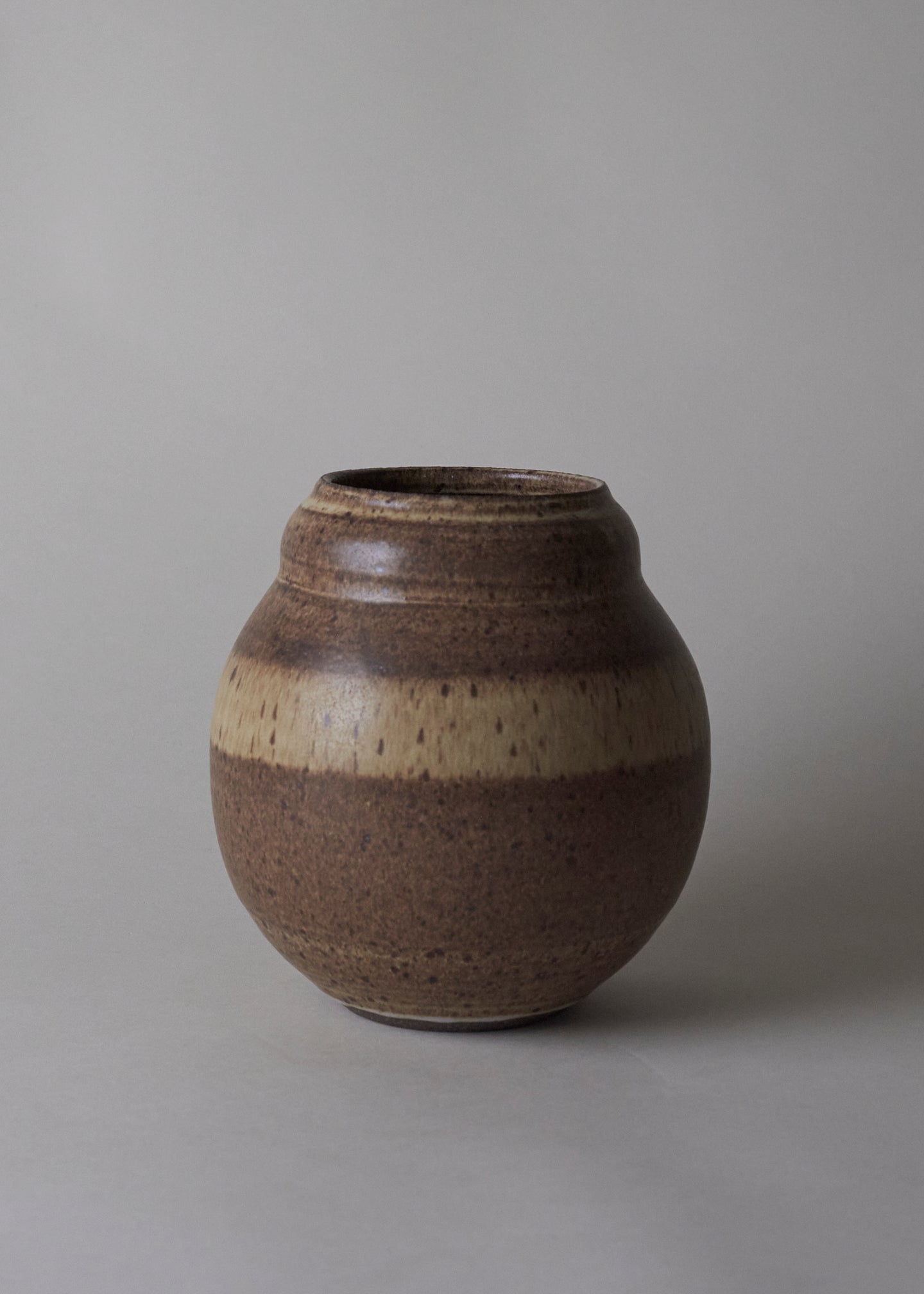 Rounded Gourd Vase in Live Oak - Victoria Morris Pottery