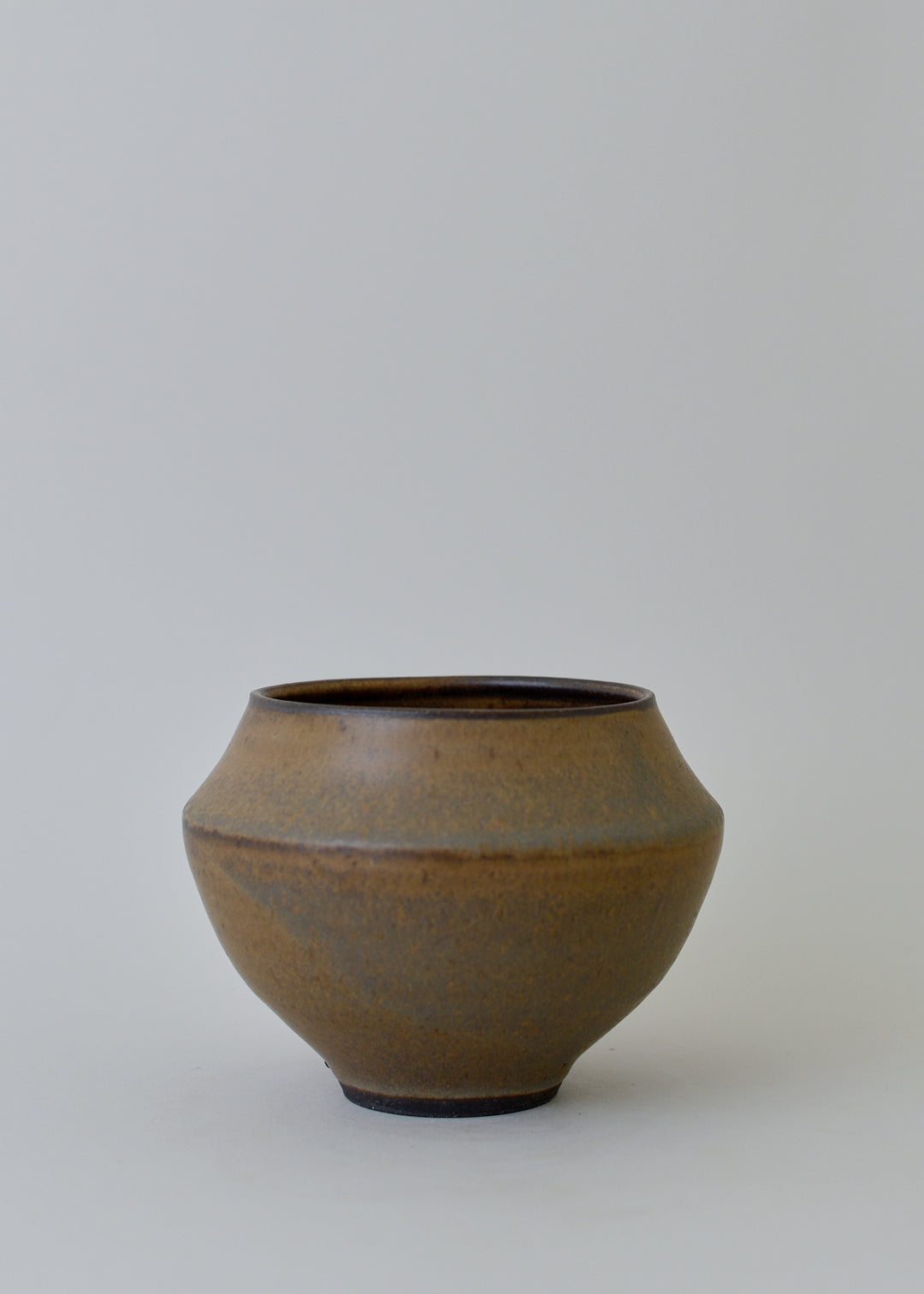 Small Tulip Vessel in Hazel - Victoria Morris Pottery