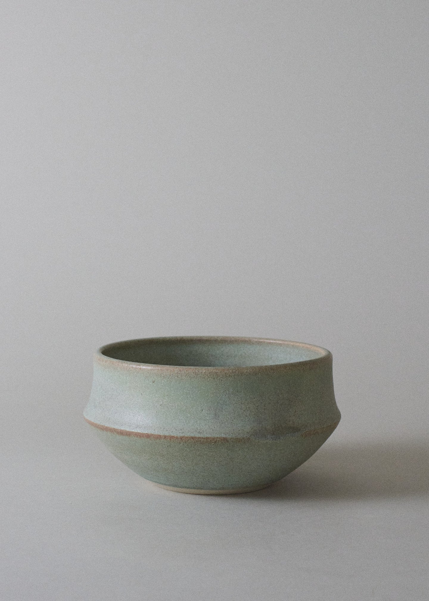 Flora Bowl in Mineral - Victoria Morris Pottery
