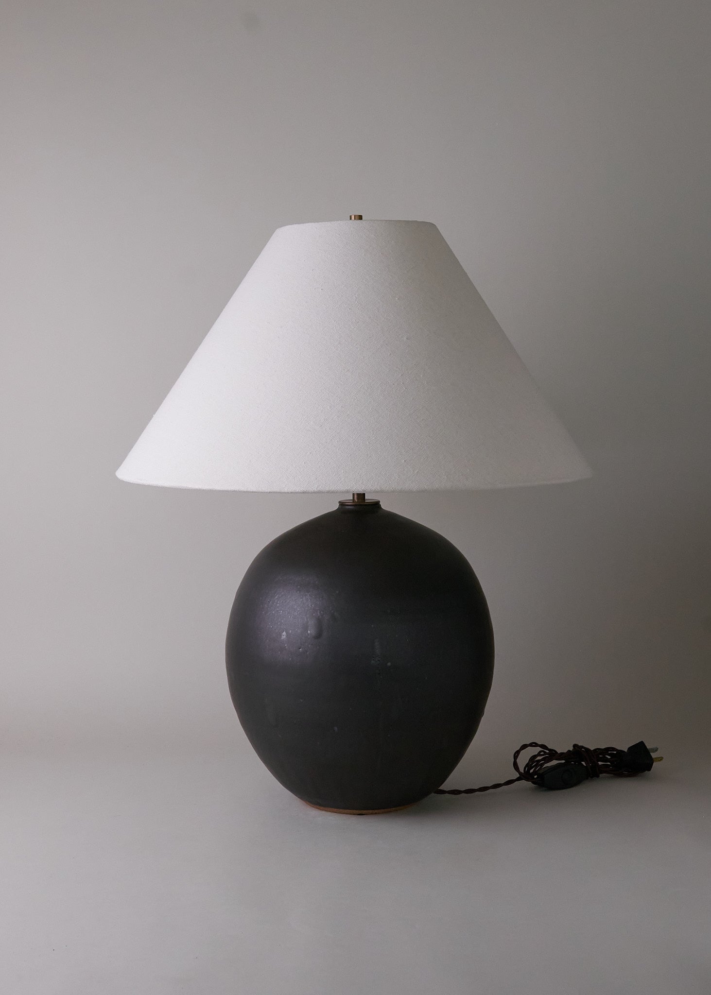 Black ceramic hot sale lamp base