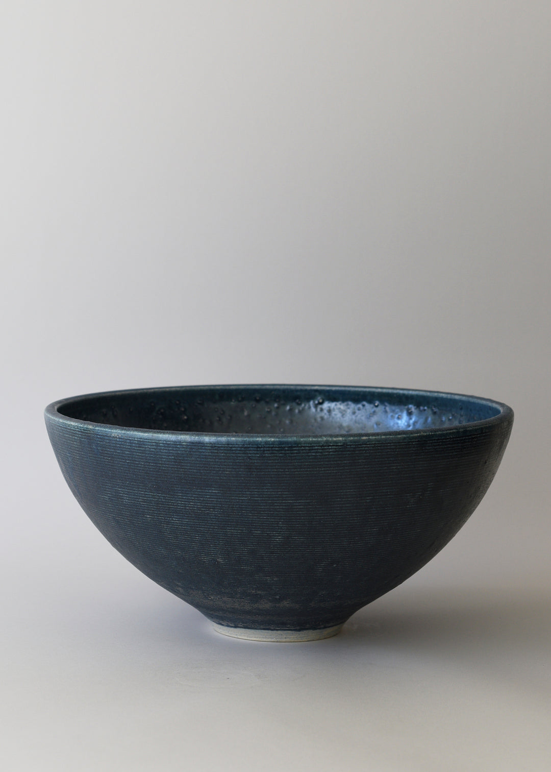 Extra Large Essential Serving Bowl in Combed Ink - Victoria Morris Pottery