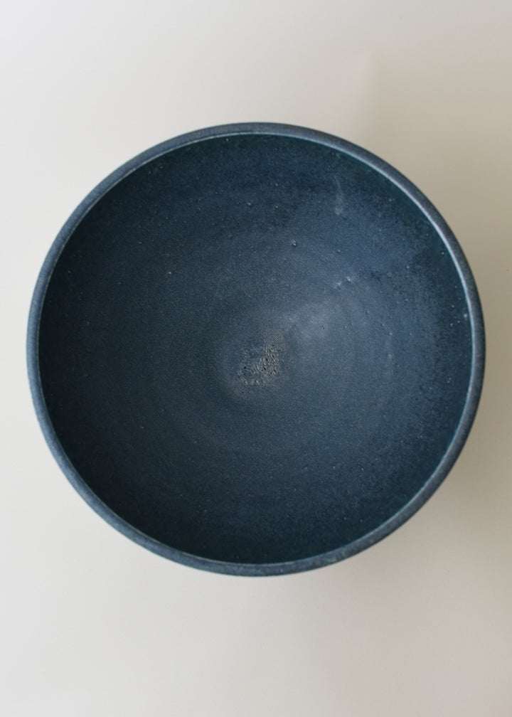 Extra Large Essential Serving Bowl in Combed Ink - Victoria Morris Pottery
