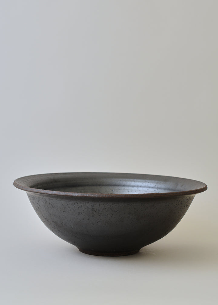 Extra Large Finn Bowl in Iron Black - Victoria Morris Pottery