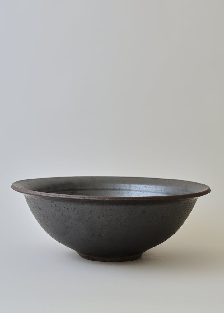 Extra Large Finn Bowl in Iron Black - Victoria Morris Pottery