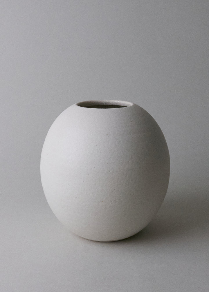 Orb Vase in Ivory - Victoria Morris Pottery